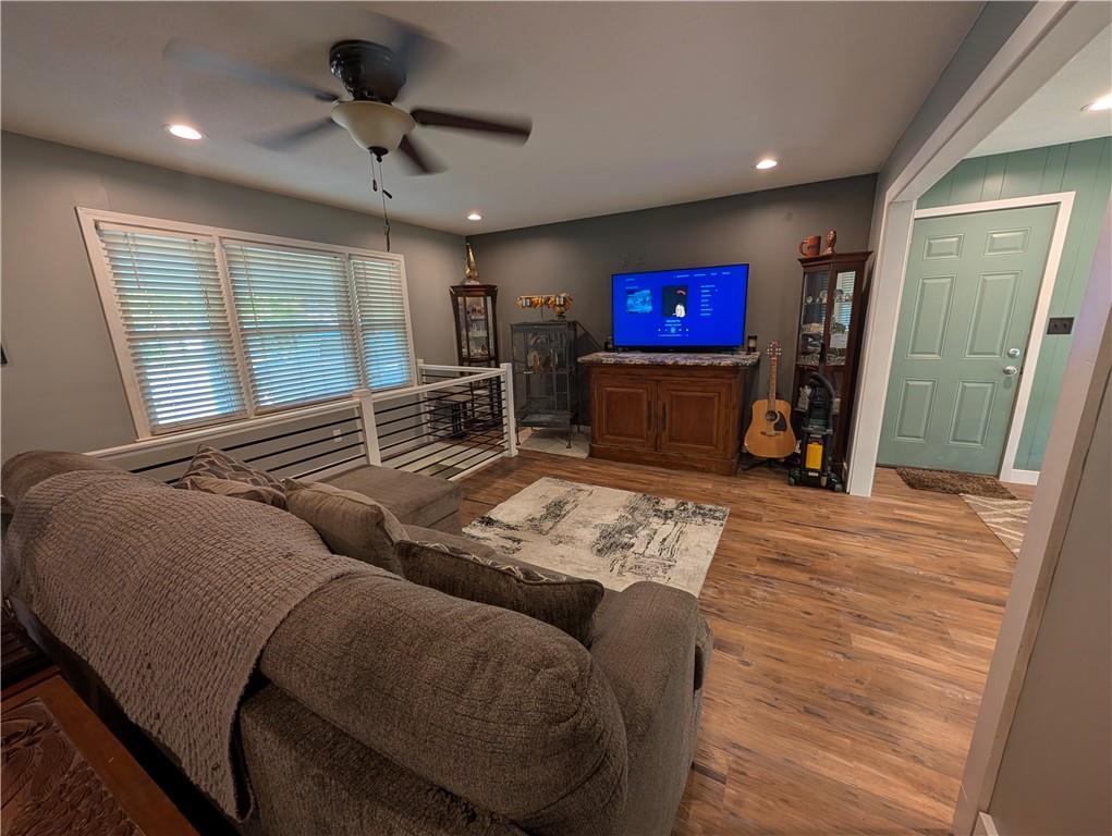 2205 Quail Street Property Photo 4