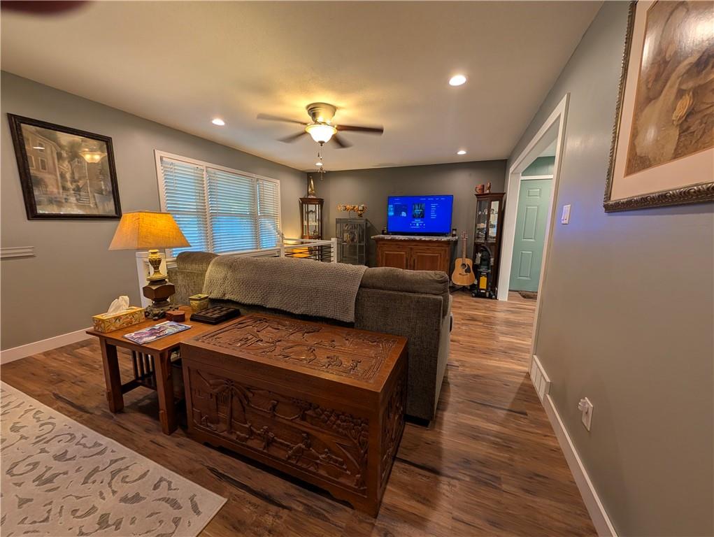 2205 Quail Street Property Photo 5