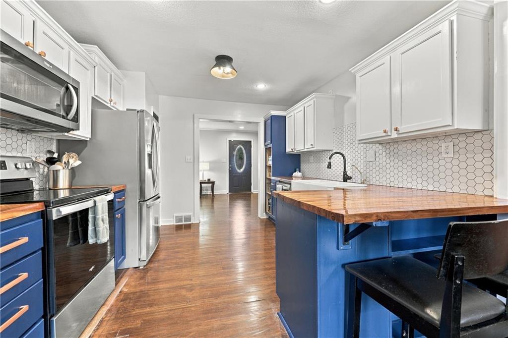 3330 Blue Ridge Boulevard Property Photo 7