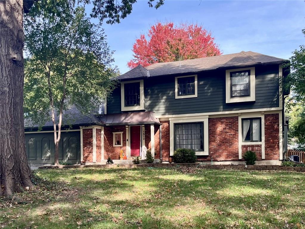 1512 E Sunvale Drive Property Photo 1