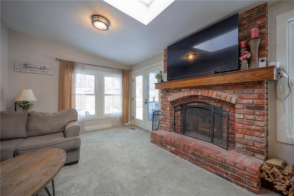 1512 E Sunvale Drive Property Photo 13