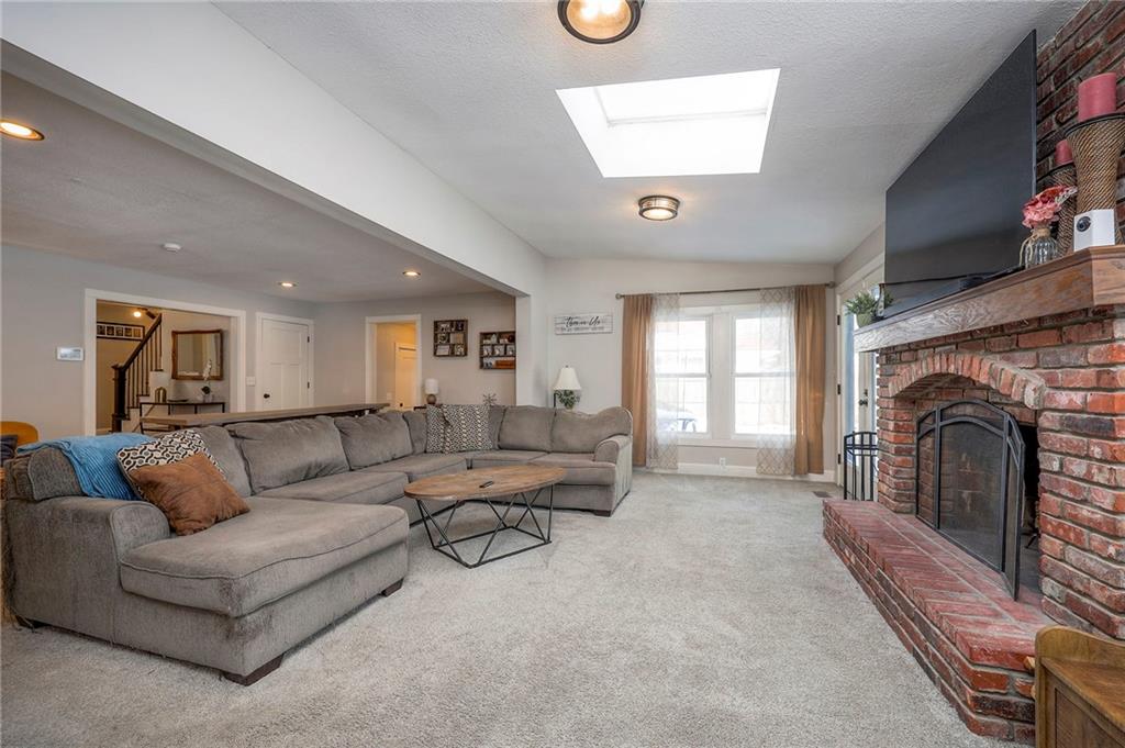1512 E Sunvale Drive Property Photo 15
