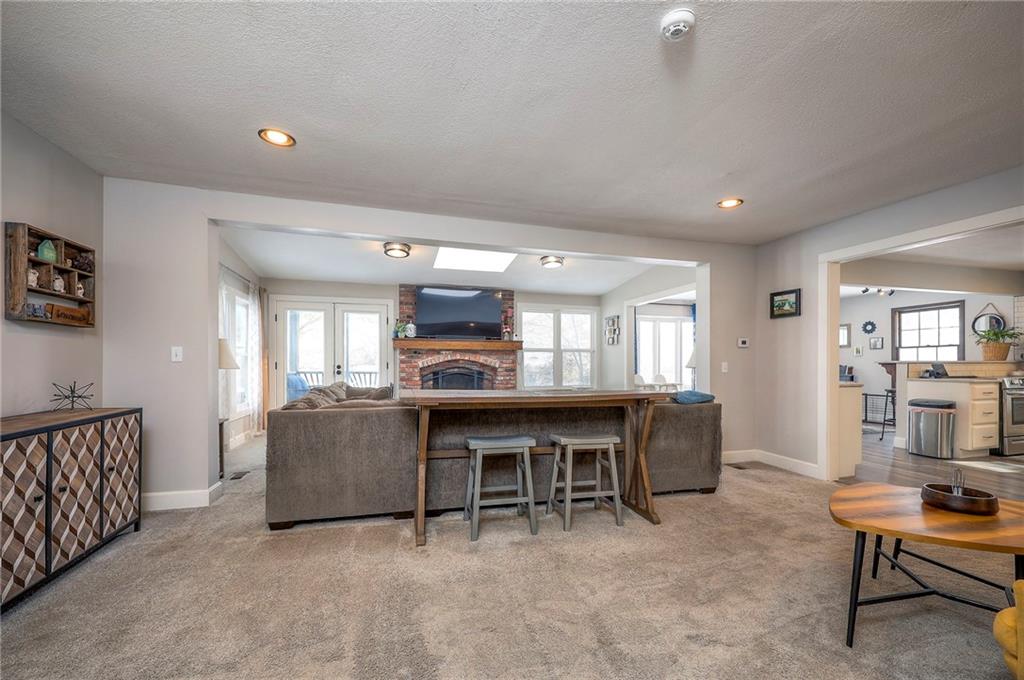 1512 E Sunvale Drive Property Photo 16