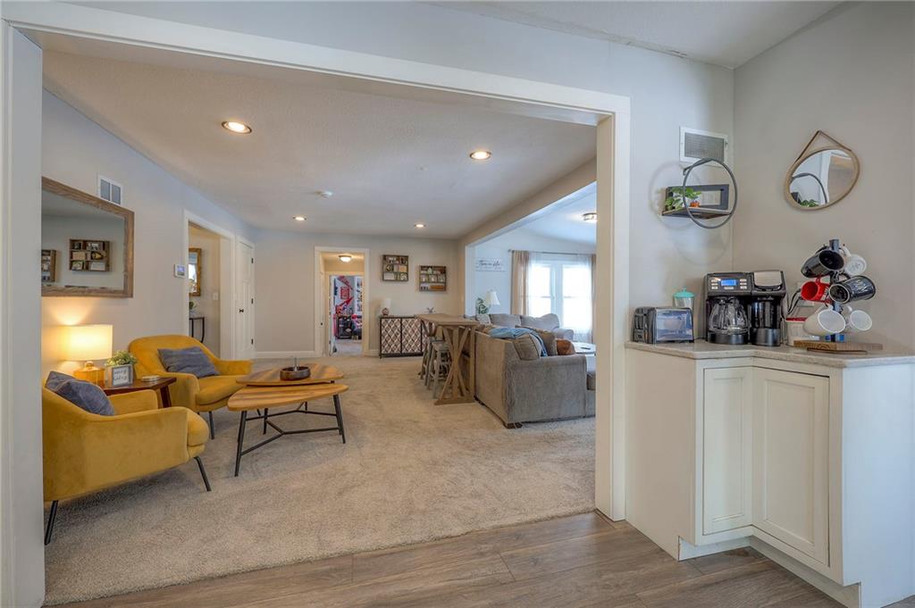 1512 E Sunvale Drive Property Photo 27