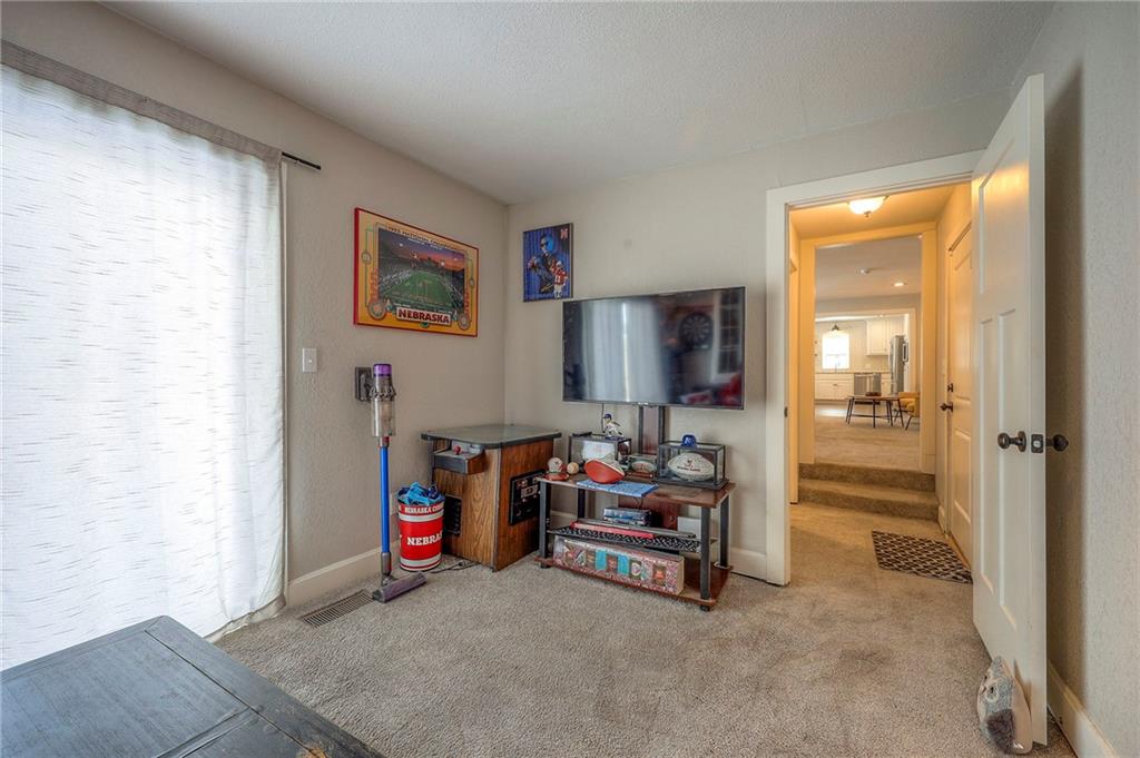 1512 E Sunvale Drive Property Photo 29