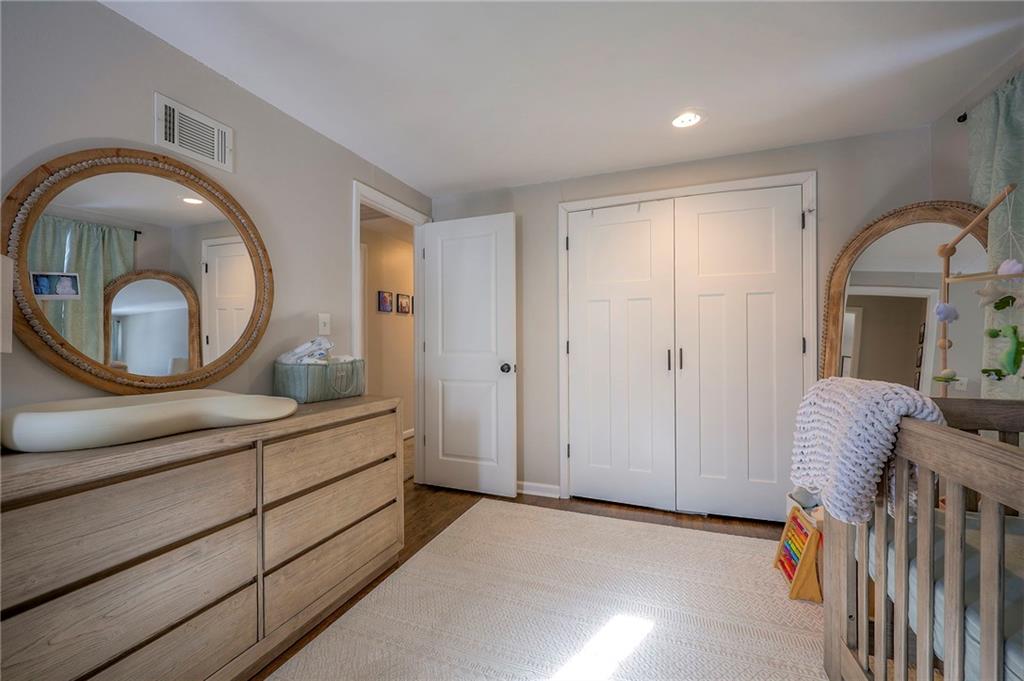 1512 E Sunvale Drive Property Photo 35