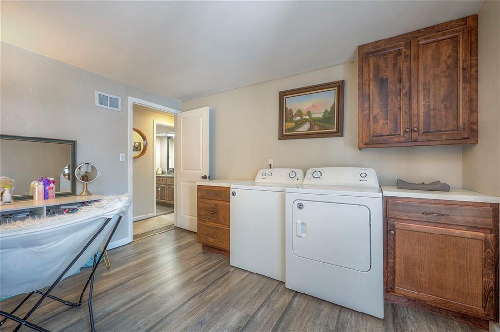 1512 E Sunvale Drive Property Photo 38