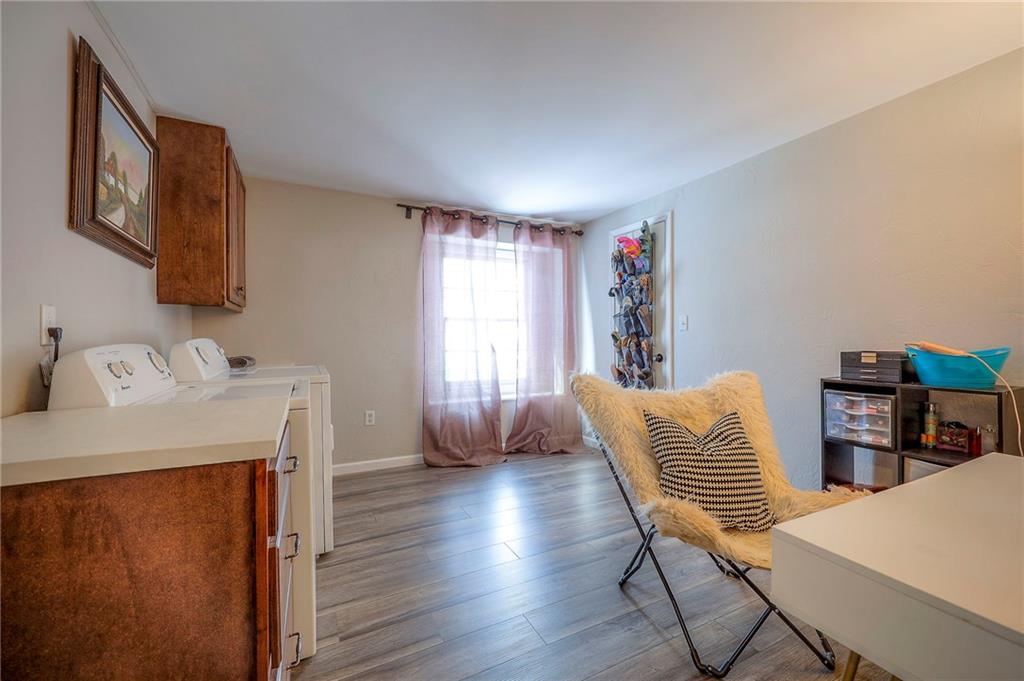 1512 E Sunvale Drive Property Photo 39