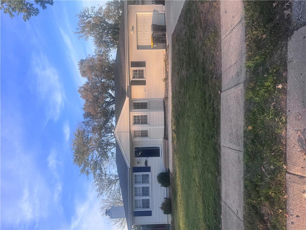 126 E 132nd Terrace Property Photo 1