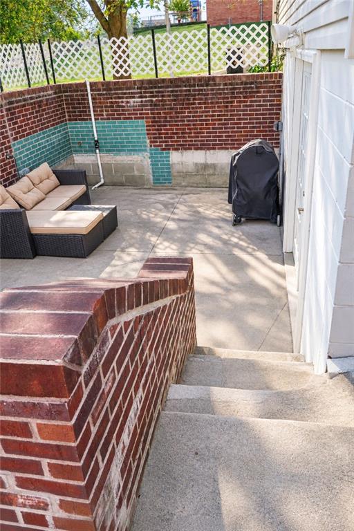 721 E Thompson Street Property Photo 10
