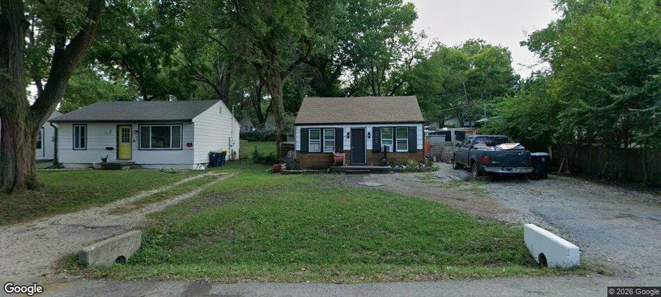 8906 Oak Street Property Photo 1