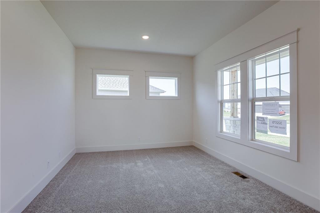 32273 W 165th Terrace Property Photo 5