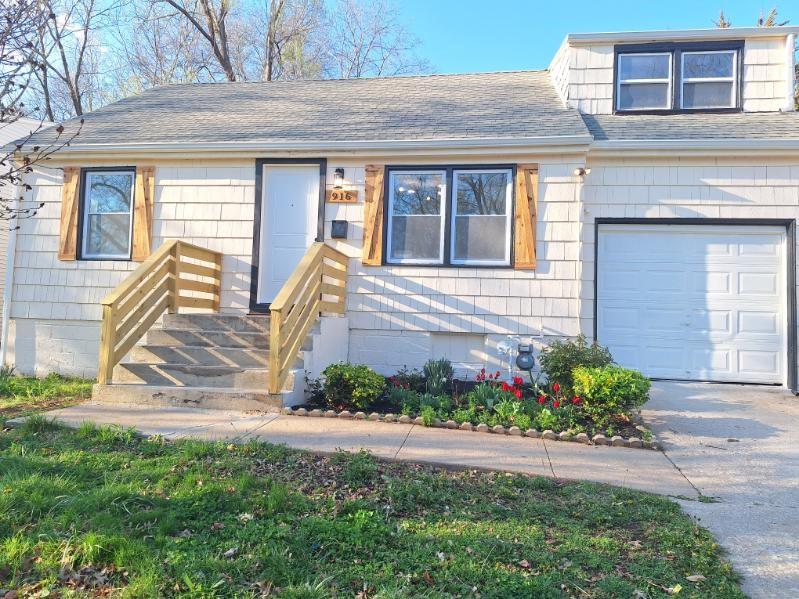916 E 78th Street Property Photo