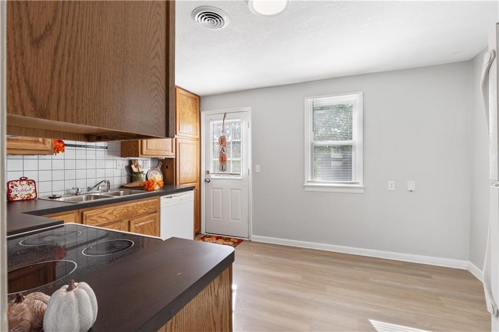 16110 Hight Avenue Property Photo 9