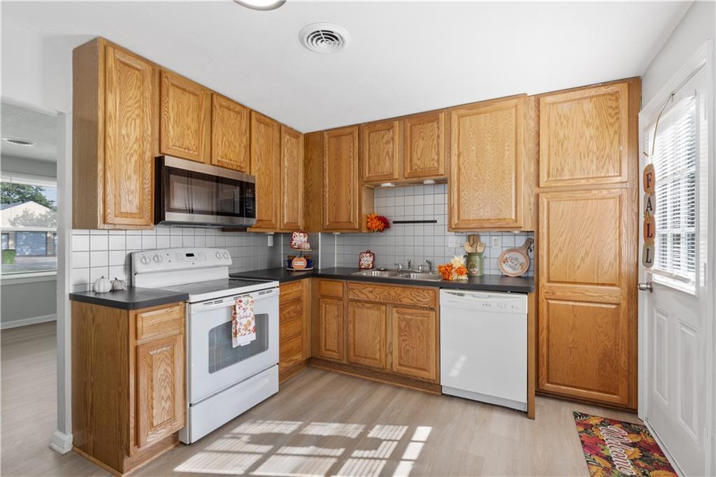 16110 Hight Avenue Property Photo 10
