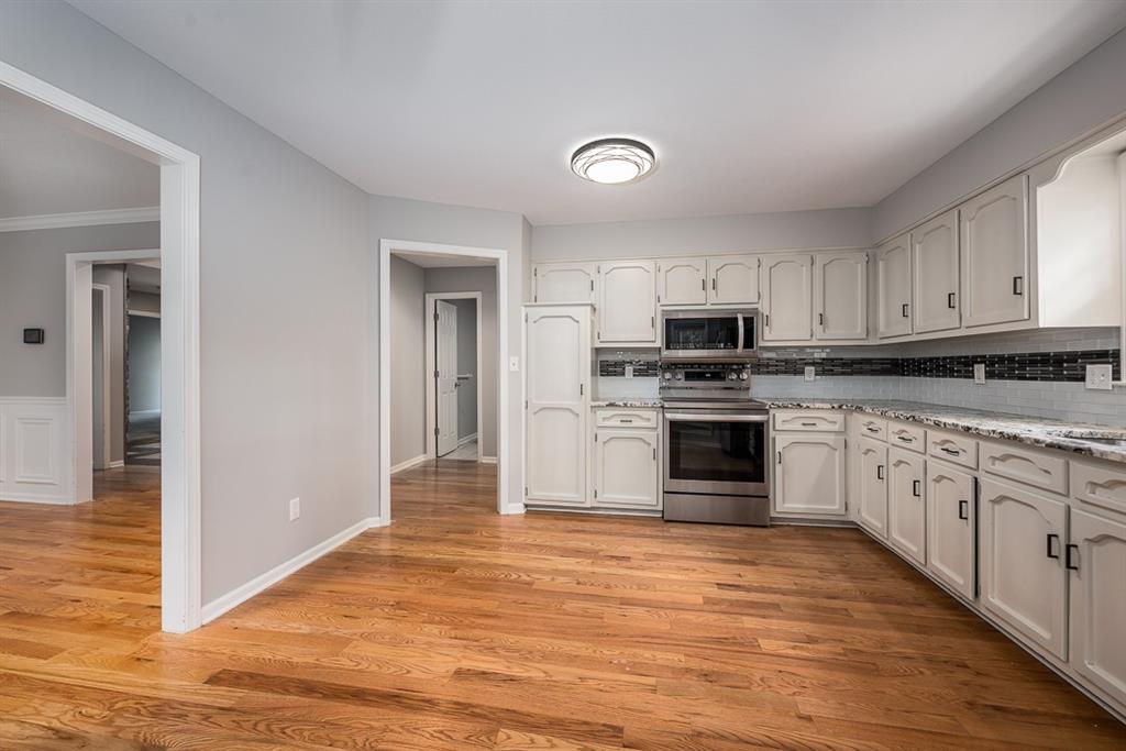 12343 Pinehurst Drive Property Photo 9