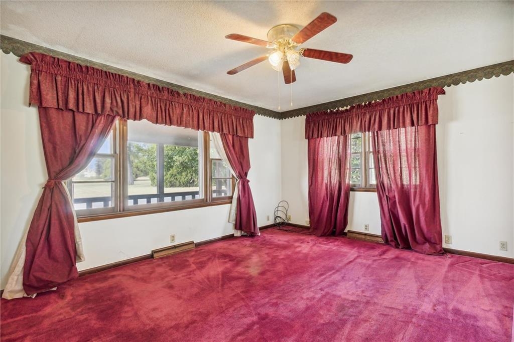 901 W Chestnut Street Property Photo 4