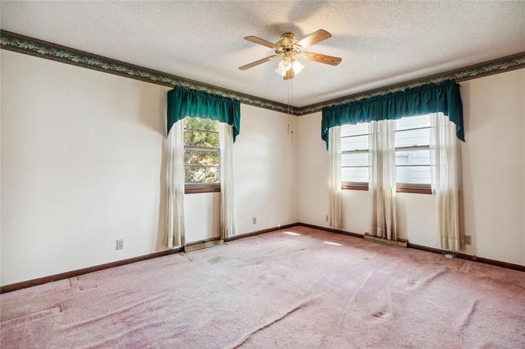 901 W Chestnut Street Property Photo 18