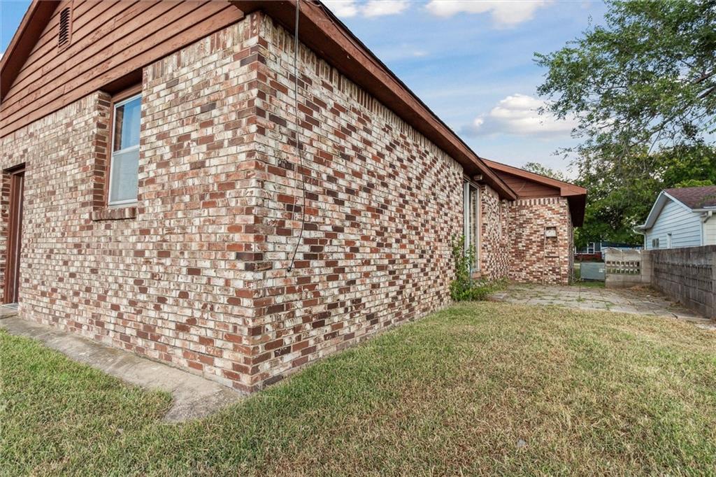 901 W Chestnut Street Property Photo 32