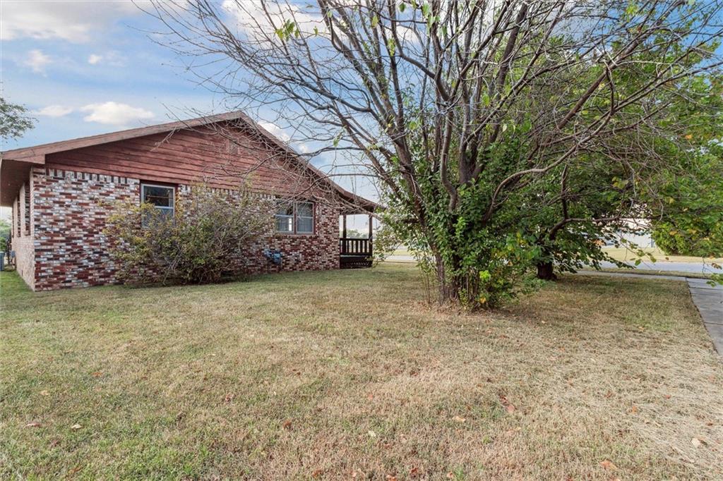901 W Chestnut Street Property Photo 33
