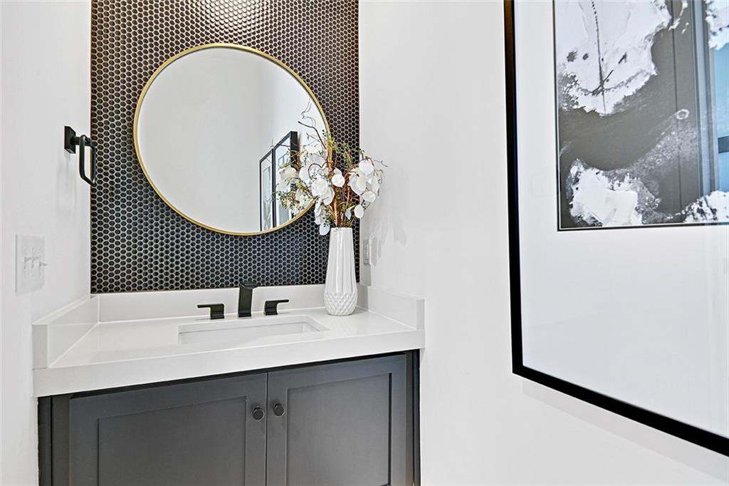 17105 Oakmont Street Property Photo 24