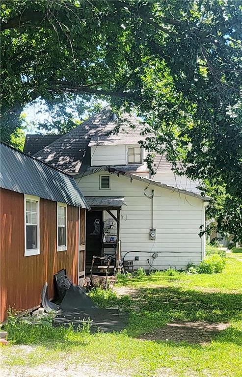 710 E Lincoln Street Property Photo 4