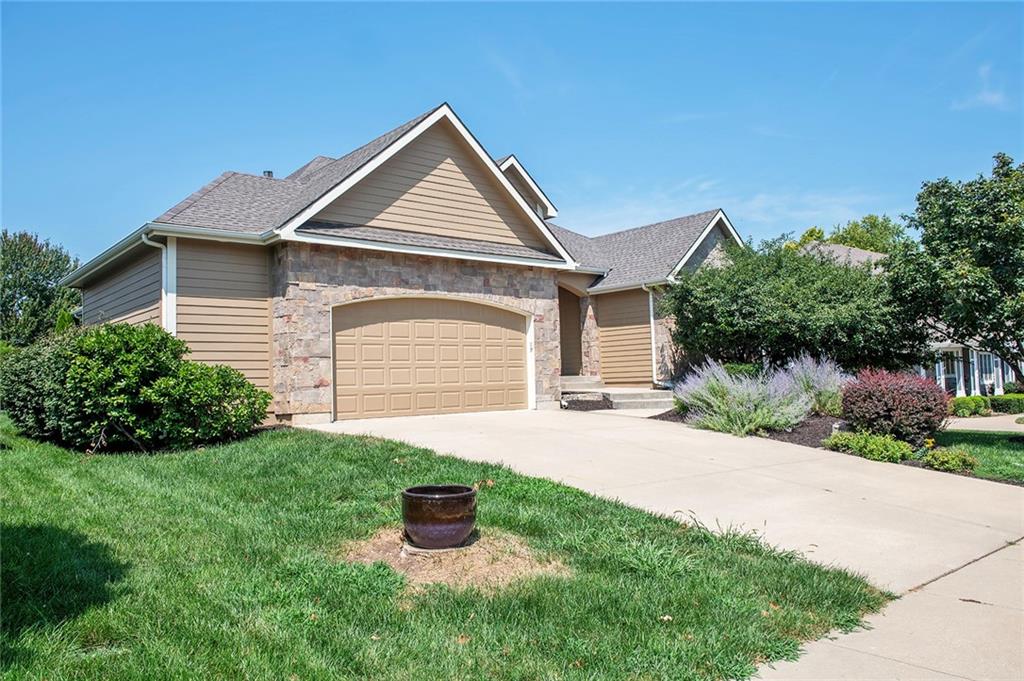 343 N Eaton Drive Property Photo 3