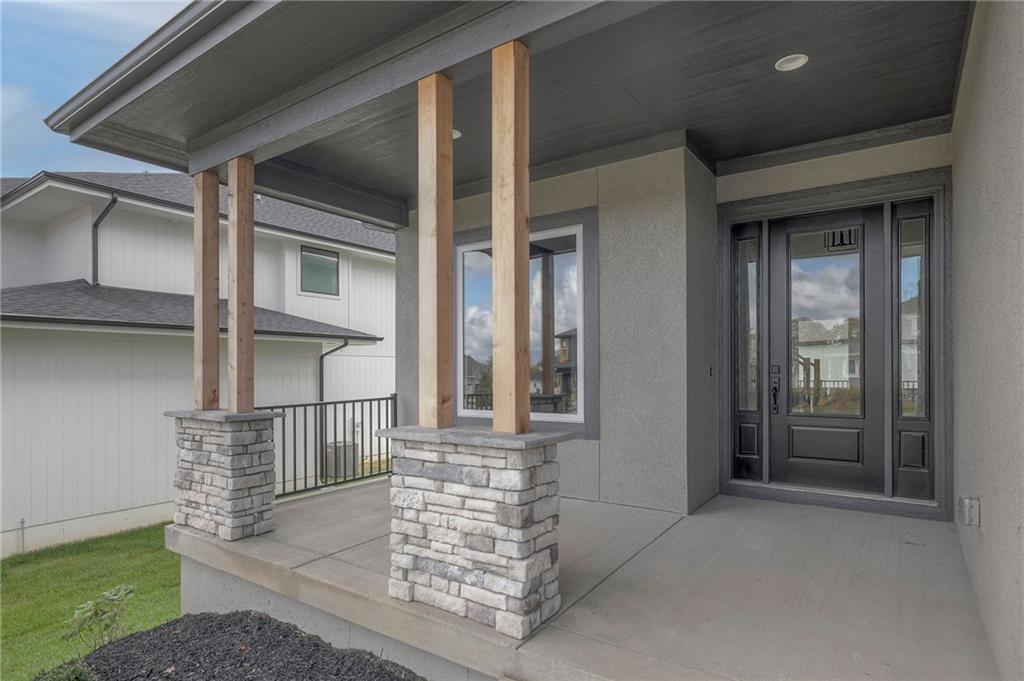 15422 W 171st Place Property Photo 4
