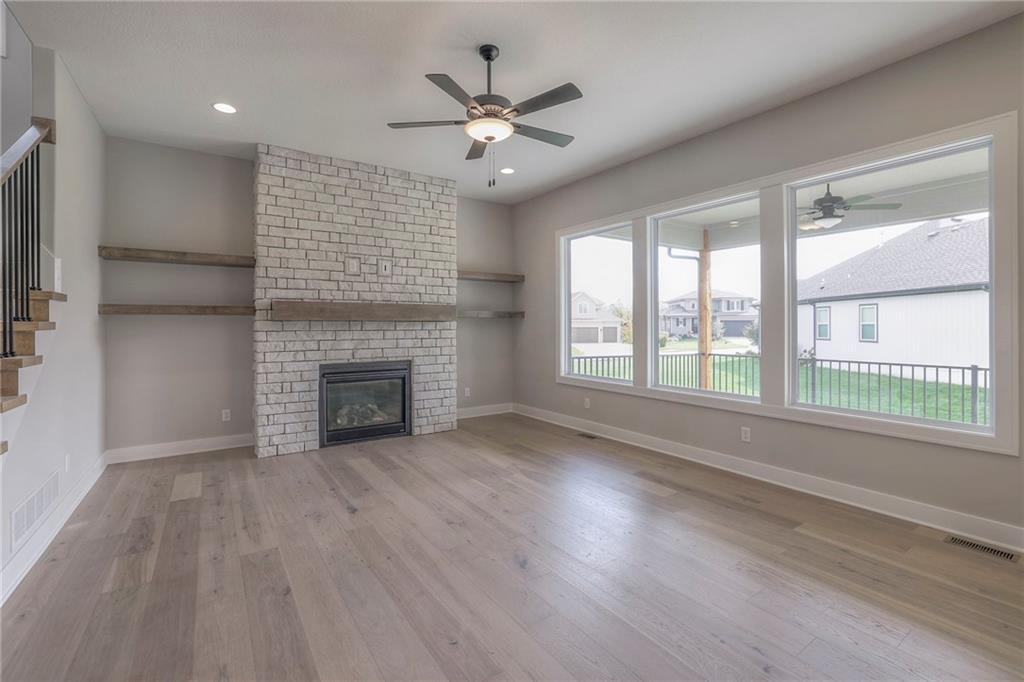 15422 W 171st Place Property Photo 7
