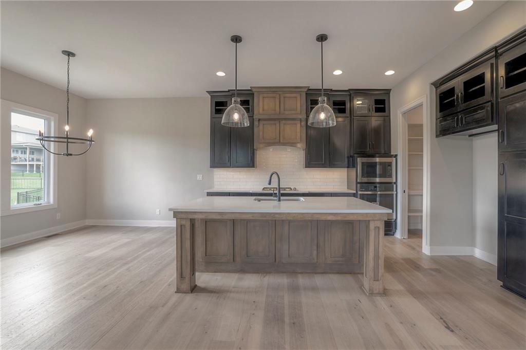 15422 W 171st Place Property Photo 13