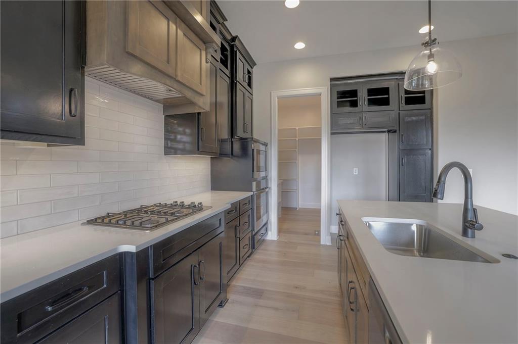 15422 W 171st Place Property Photo 16