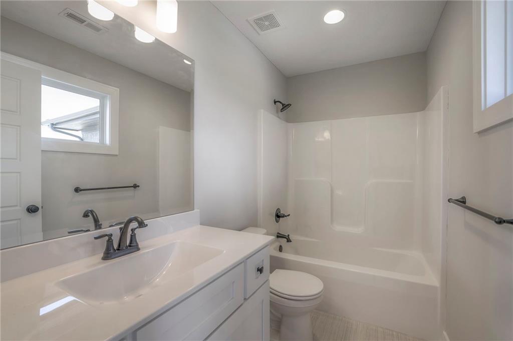 15422 W 171st Place Property Photo 40