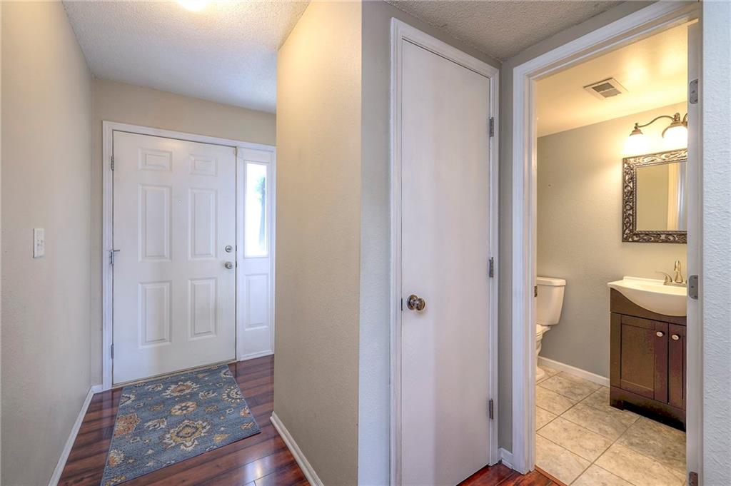 5643 Nw Plantation Drive Property Photo 6