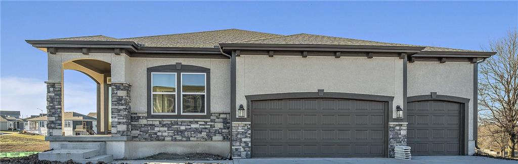 10632 N Belleview Avenue Property Photo 2
