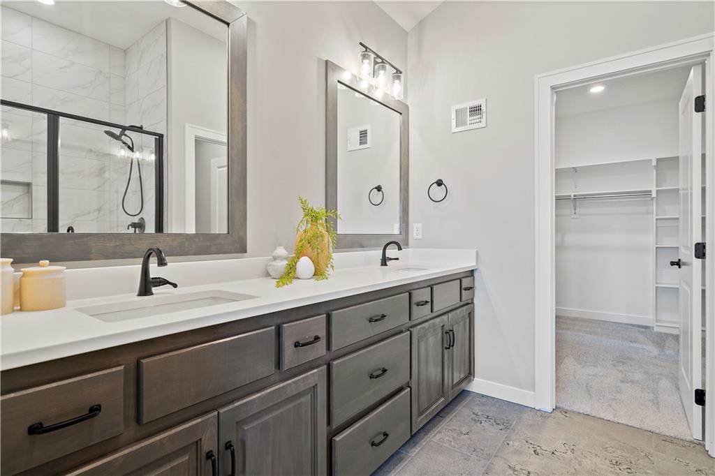 10632 N Belleview Avenue Property Photo 23