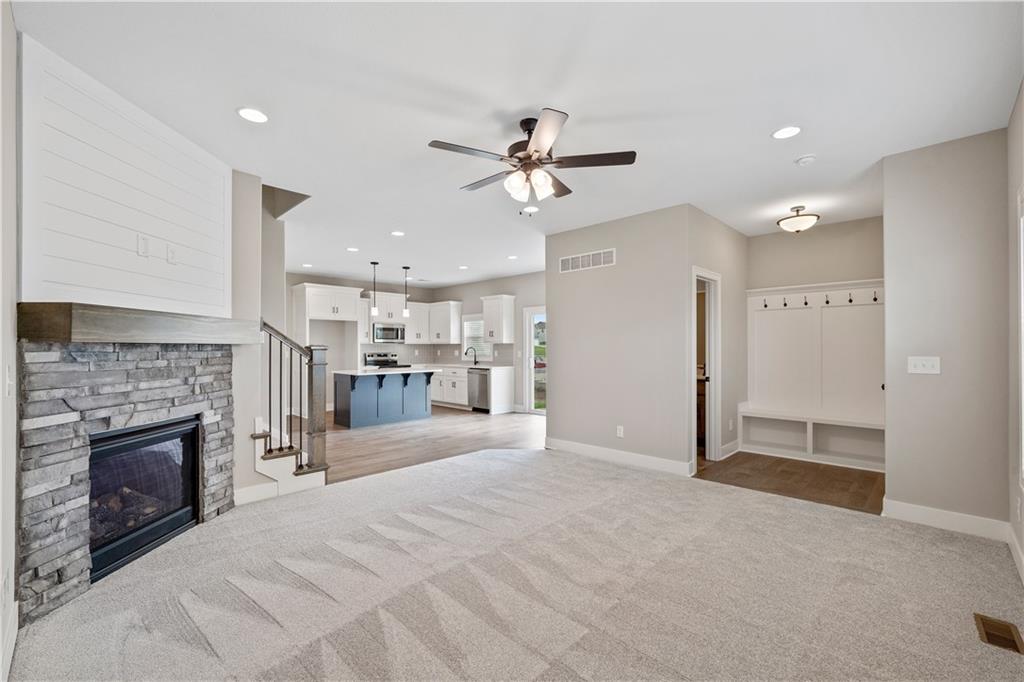 16993 W 164th Terrace Property Photo 4