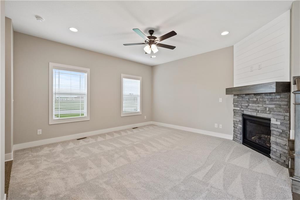 16993 W 164th Terrace Property Photo 6