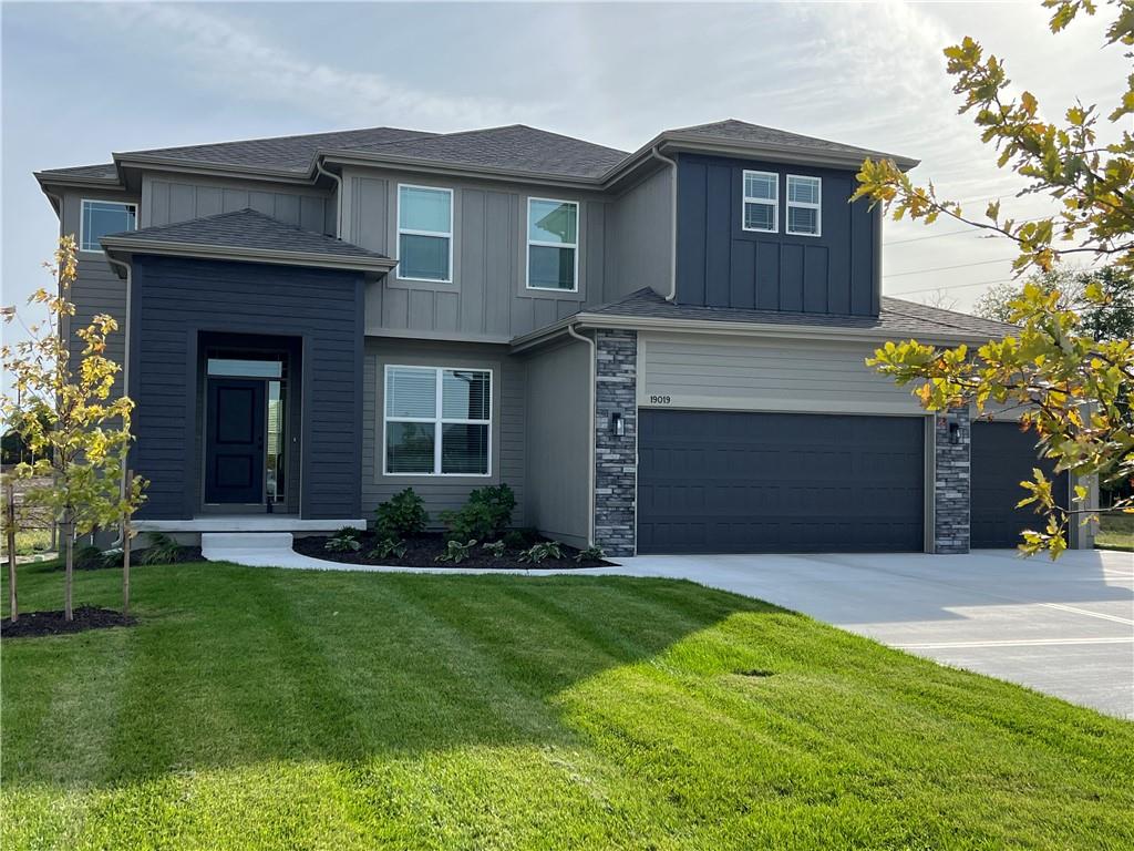 19019 W 169th Place Property Photo 1