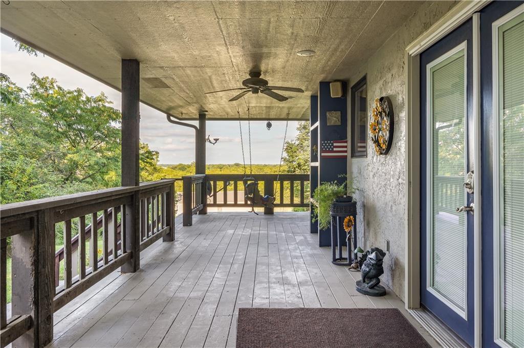 2253 Oak Road Property Photo 3
