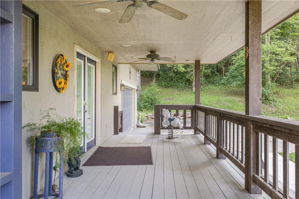 2253 Oak Road Property Photo 5