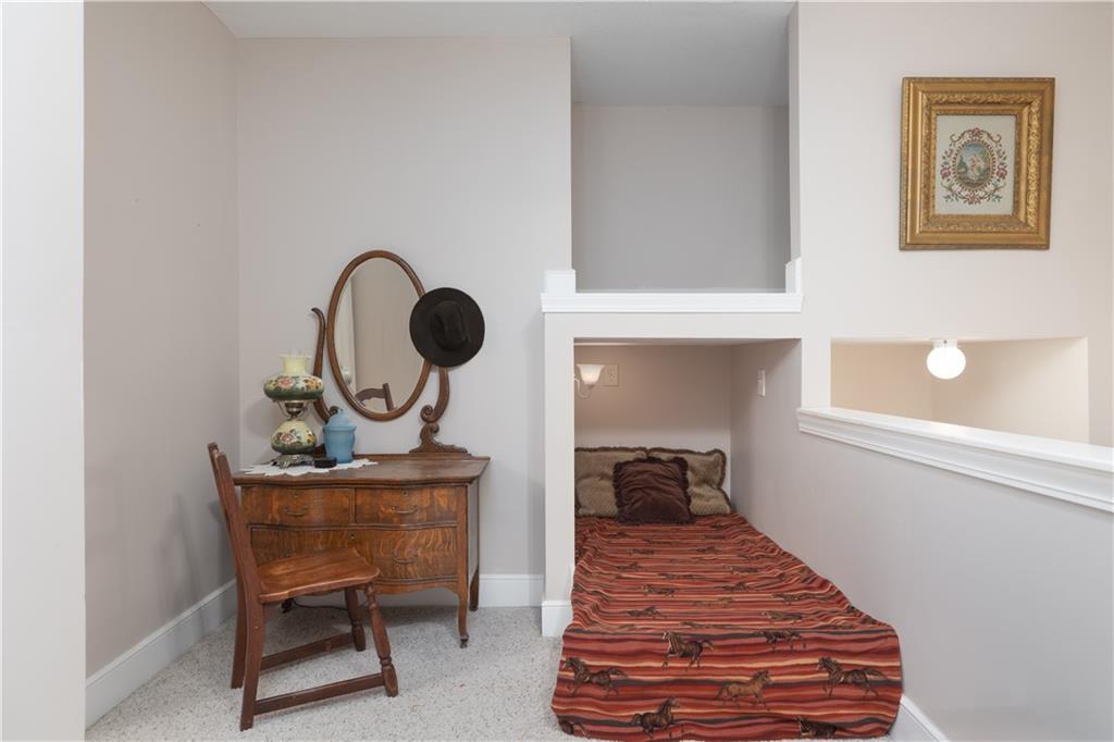 2253 Oak Road Property Photo 18