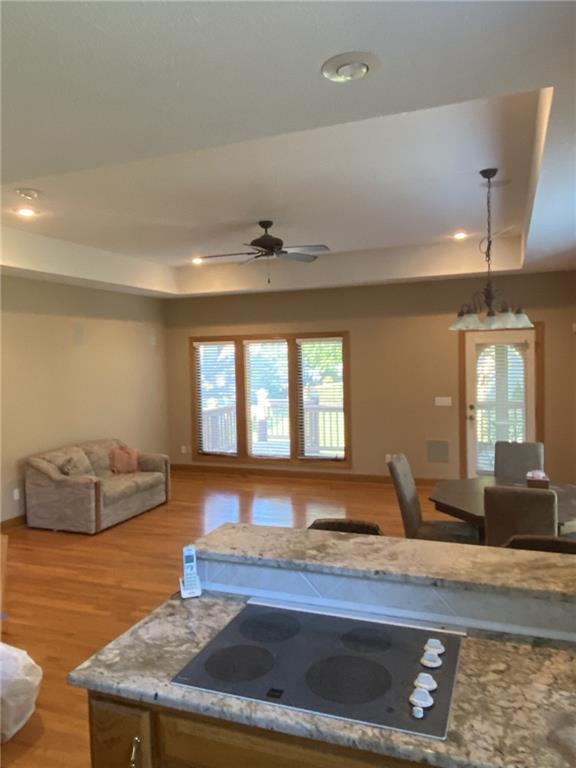 5711 Ne Sapphire Place Property Photo 5