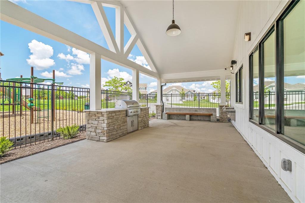 18116 Venerable Street Property Photo 5