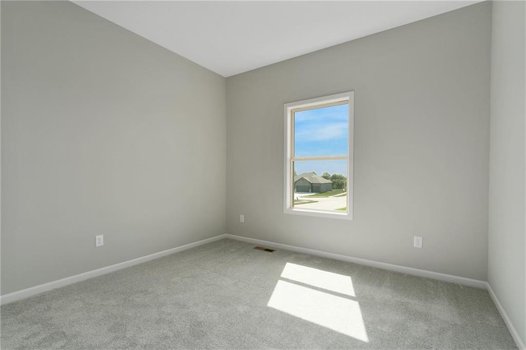 9030 N Monroe Avenue Property Photo 11