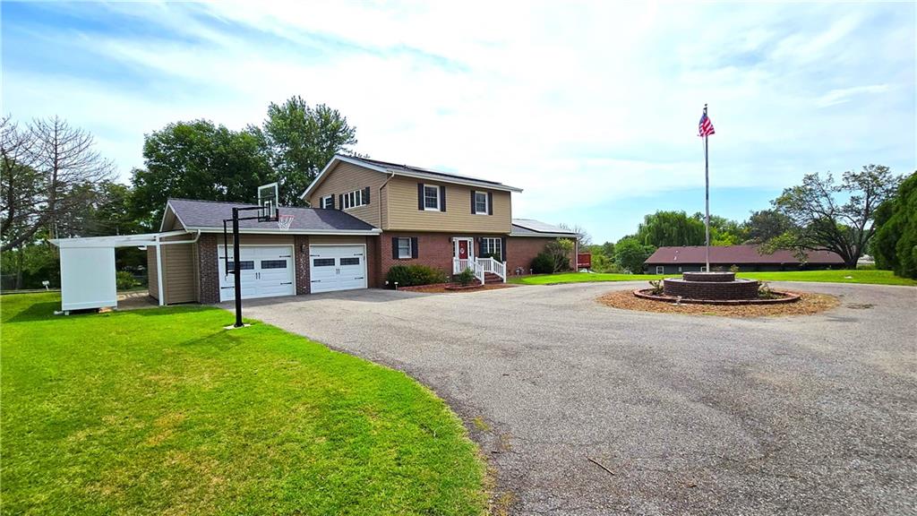 225 W 15th Street Property Photo 3