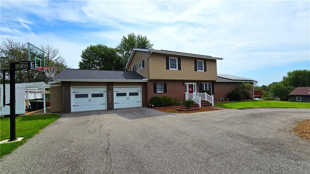 225 W 15th Street Property Photo 4