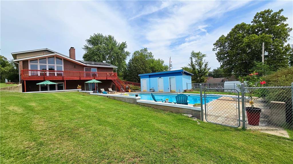 225 W 15th Street Property Photo 6