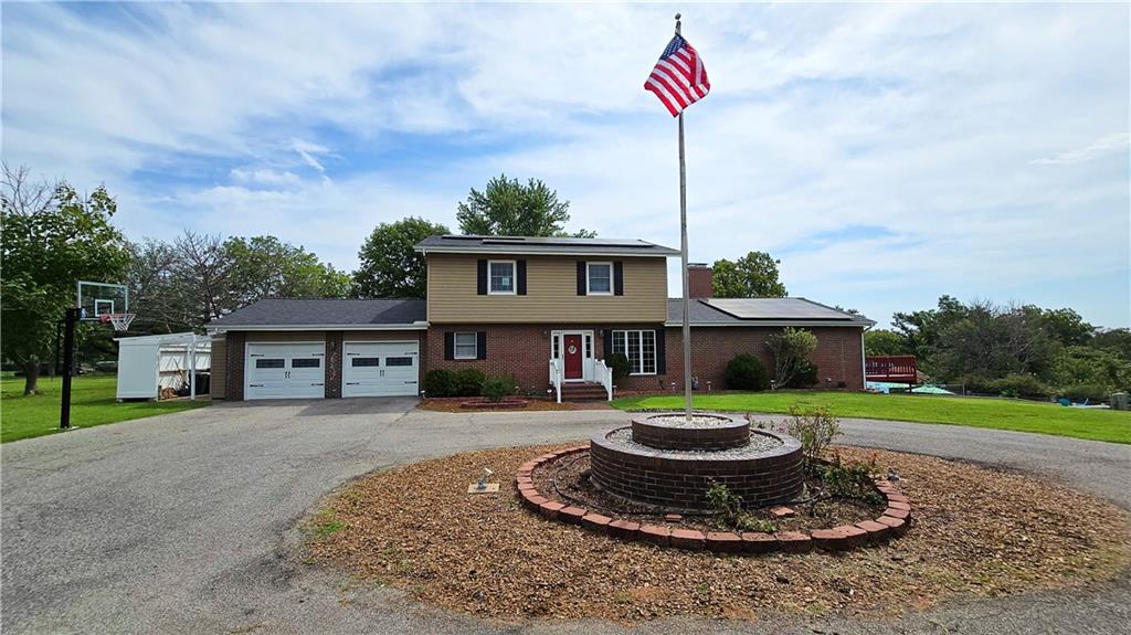 225 W 15th Street Property Photo 7