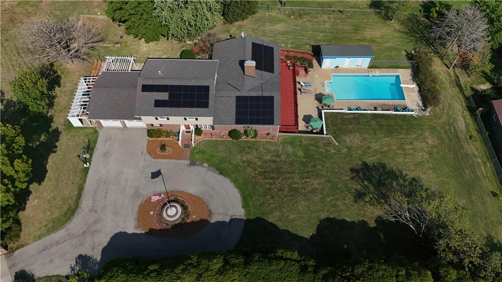 225 W 15th Street Property Photo 9