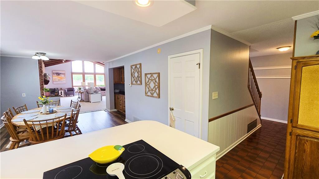 225 W 15th Street Property Photo 18